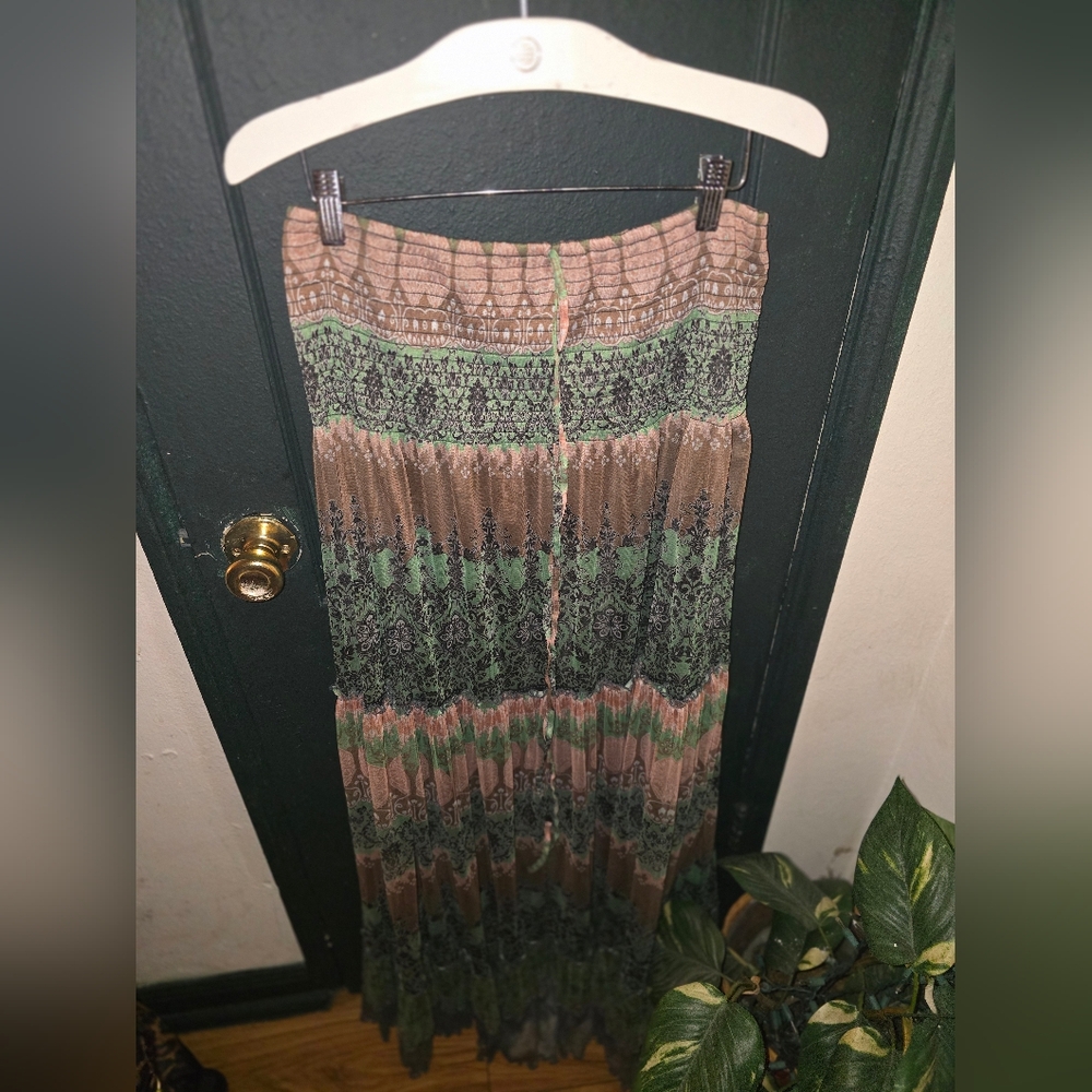 Elegant Green and Brown Patterned Skirt